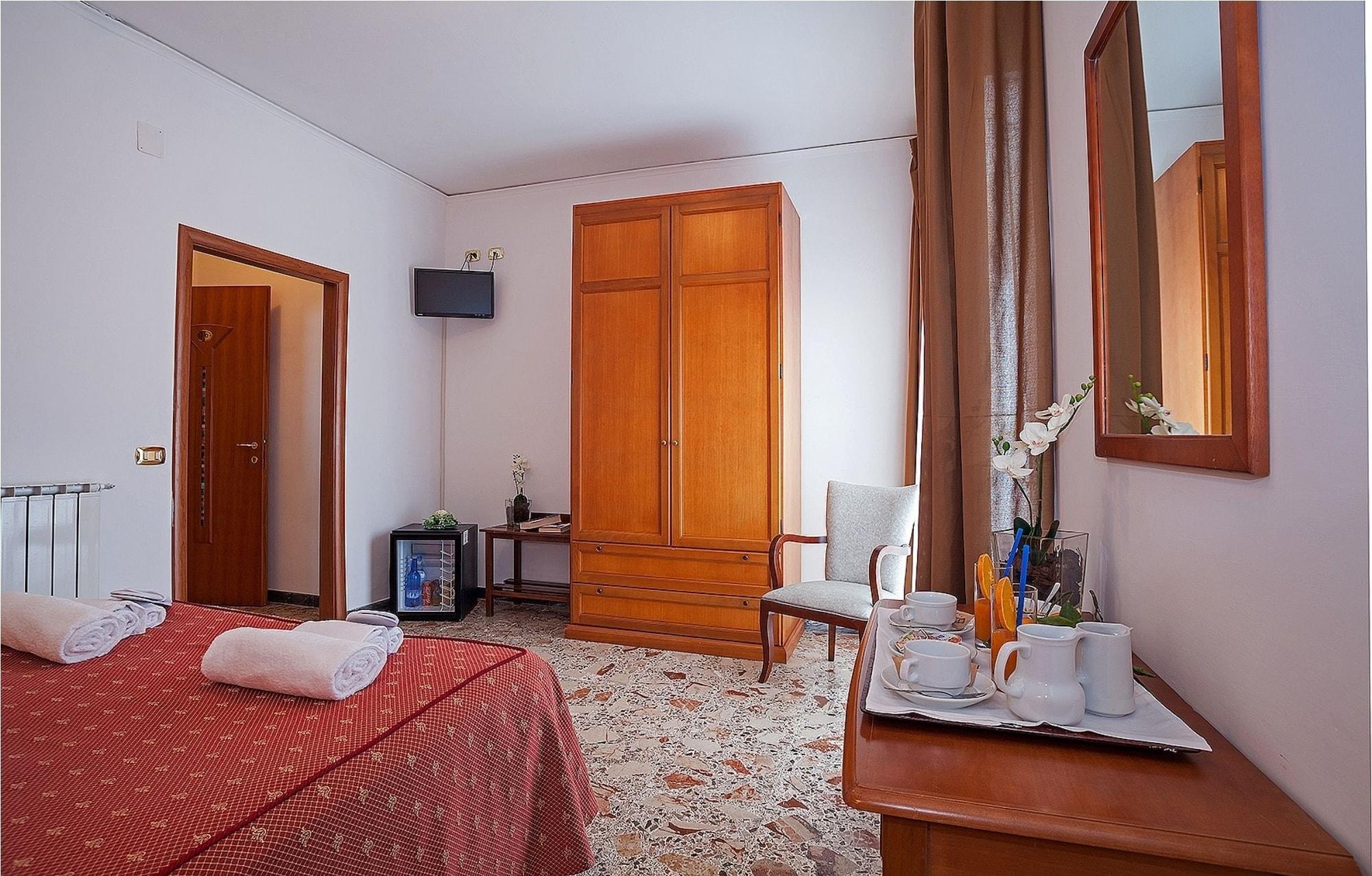 Hotel Caruso Massa Lubrense Exterior photo